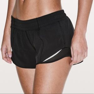 Lululemon hottie hot 2.5in shorts